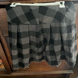 Black and grey plaid mini skirt. Good used condition from Torrid,size 2x